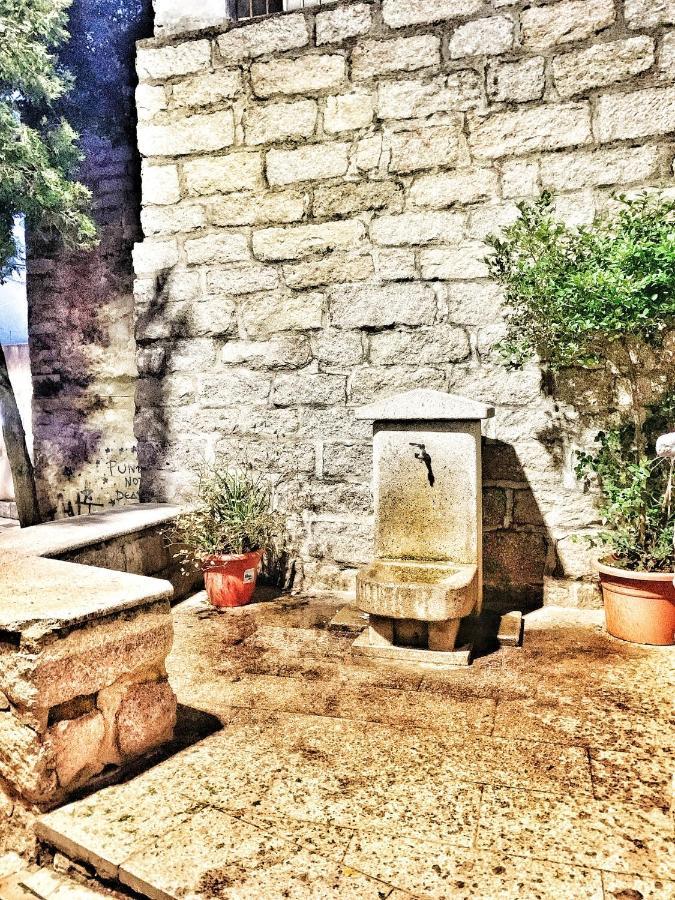 La Vecchia Posta B&B Calangianus Buitenkant foto